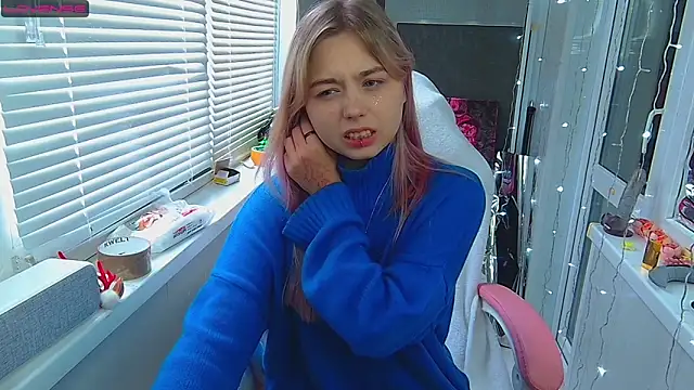 Olivka Grr online show from December 14, 7:40 am