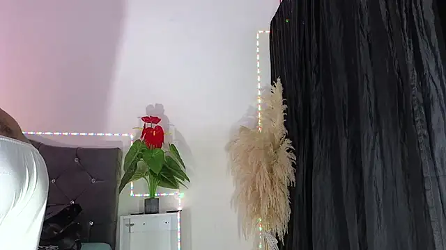 john cartter1 online show from April 15, 12:12 pm