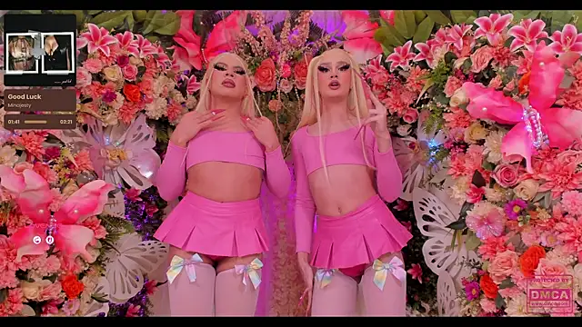 Snapshot of AlisonSharon chatting on September 21, 4:58 am AlisonSharon online show from September 21, 4:58 am