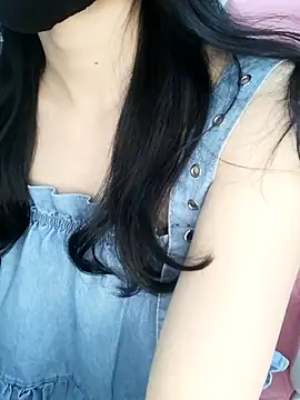 Snapshot of _Linez_ chatting on March 17, 6:32 pm  Linez  online show from March 17, 6:32 pm