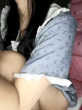 Snapshot of _Linez_ chatting on March 20, 6:53 pm  Linez  online show from March 20, 6:53 pm