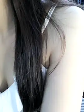 Snapshot of _Linez_ chatting on October 10, 5:23 pm  Linez  online show from October 10, 5:23 pm