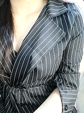 Snapshot of _Linez_ chatting on November 3, 5:47 pm  Linez  online show from November 3, 5:47 pm