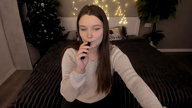 MagicPeachh  online show from January 6, 1:37 pm