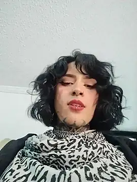 taaylor33 online show from February 13, 8:38 pm