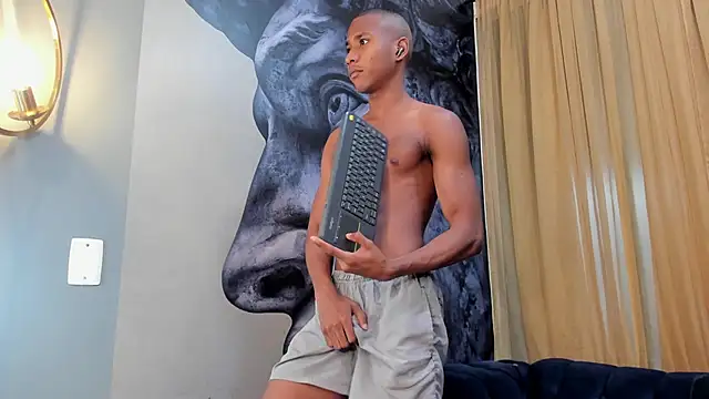 Snapshot of Ethan_Fox11 chatting on January 10, 2:13 pm Ethan Fox11 online show from January 10, 2:13 pm