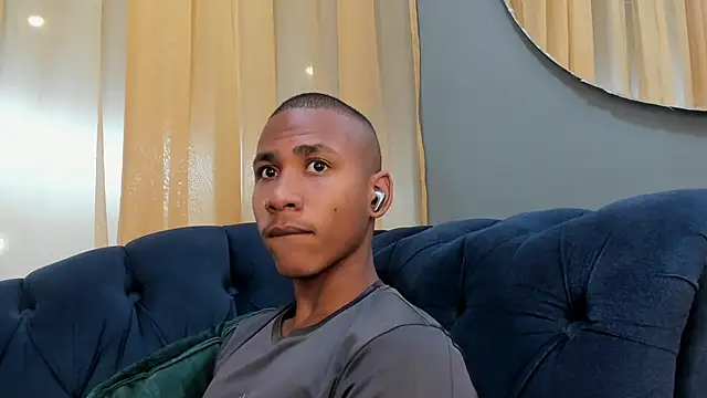 Snapshot of Ethan_Fox11 chatting on January 11, 2:25 pm Ethan Fox11 online show from January 11, 2:25 pm