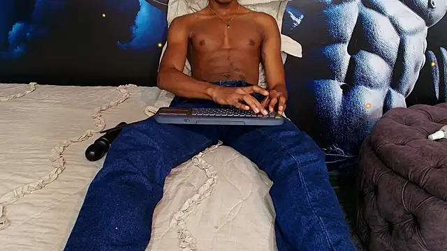 Snapshot of Ethan_Fox11 chatting on February 15, 2:22 pm Ethan Fox11 online show from February 15, 2:22 pm