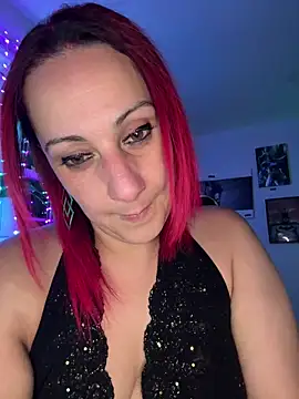 Snapshot of DeeLight124 chatting on September 28, 7:14 am DeeLight124 online show from September 28, 7:14 am