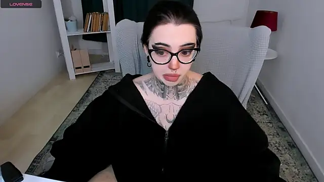 Snapshot of Dixi_Pixi_ chatting on June 25, 7:13 am Dixi Pixi online show from June 25, 7:13 am