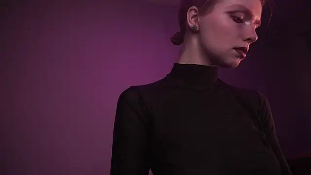 ginger hugs online show from January 18, 10:02 pm