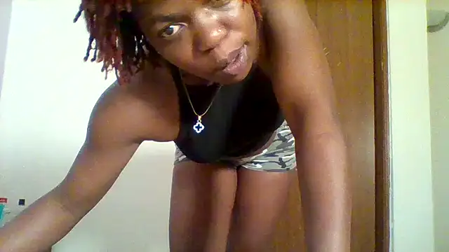 Snapshot of curvy_natallie chatting on February 19, 10:28 pm curvy natallie online show from February 19, 10:28 pm