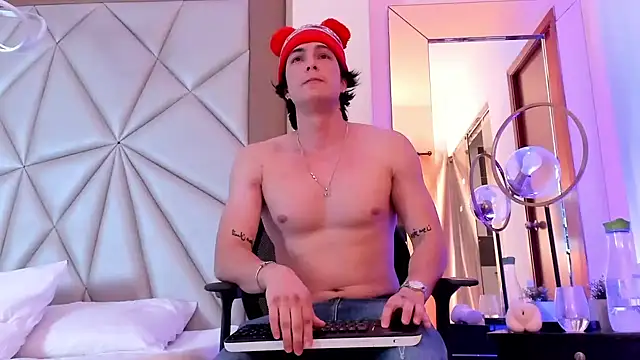 Karimferrer online show from December 19, 8:23 am