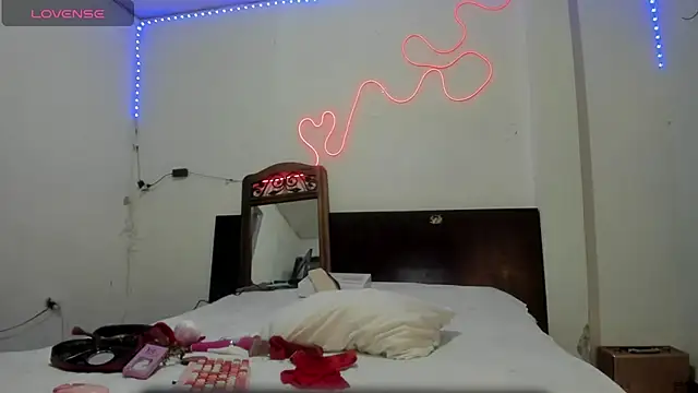 Snapshot of latinaStepmom chatting on June 30, 10:44 pm latinaStepmom online show from June 30, 10:44 pm