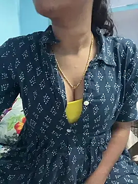 Snapshot of Spicy_sari_girl chatting on January 9, 10:52 am Spicy sari girl online show from January 9, 10:52 am