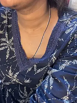 Snapshot of Spicy_sari_girl chatting on November 3, 2:57 am Spicy sari girl online show from November 3, 2:57 am