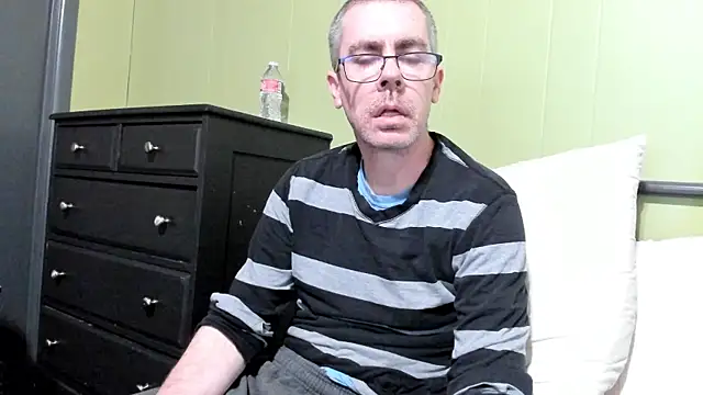 ImportantEquator0 online show from September 28, 8:25 pm