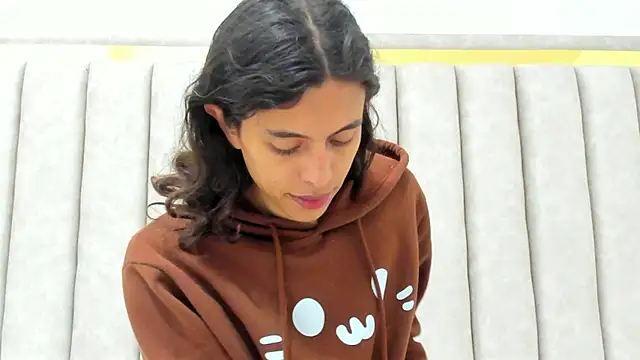 FreyaMoller online show from March 4, 6:58 pm