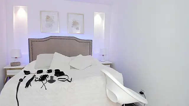 RACHEL EV online show from March 12, 6:08 am