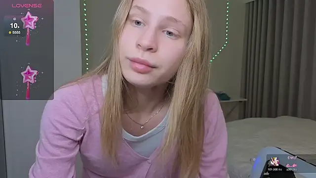 Snapshot of Elis_Fox chatting on January 18, 9:02 am Elis Fox online show from January 18, 9:02 am