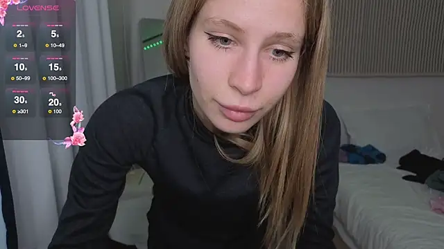 Snapshot of Elis_Fox chatting on February 14, 7:05 am Elis Fox online show from February 14, 7:05 am