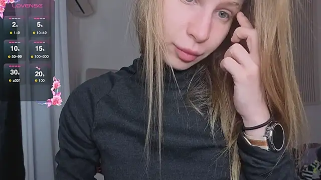 Snapshot of Elis_Fox chatting on February 18, 7:04 am Elis Fox online show from February 18, 7:04 am