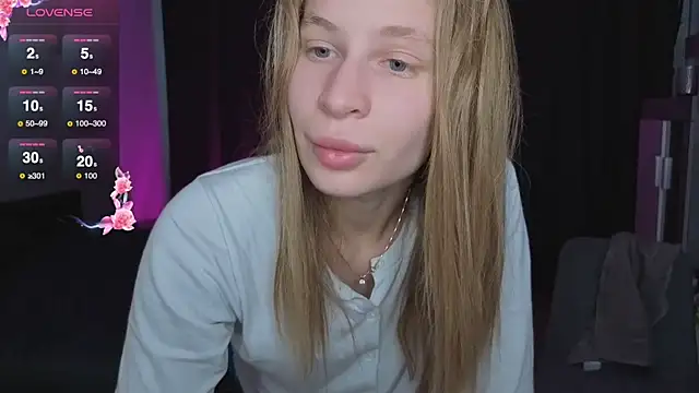 Snapshot of Elis_Fox chatting on February 24, 11:08 am Elis Fox online show from February 24, 11:08 am