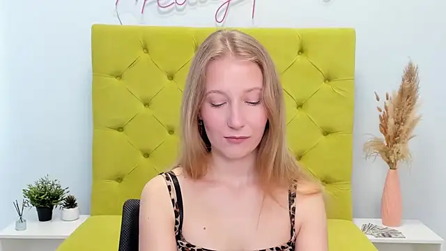 LolaWilsons online show from April 6, 6:25 am