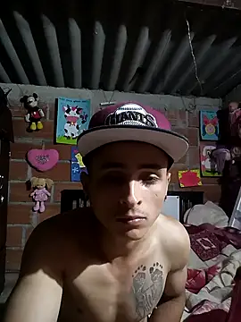 Snapshot of jhonvillada chatting on December 8, 5:18 am jhonvillada online show from December 8, 5:18 am