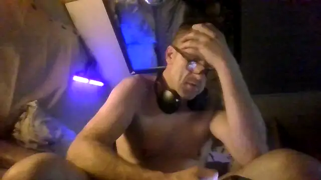 Snapshot of Manwhorxxlcock chatting on November 11, 2:55 am Manwhorxxlcock online show from November 11, 2:55 am