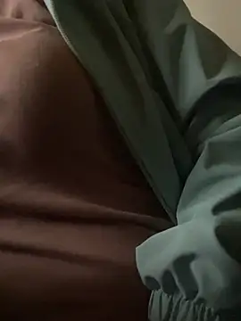 Snapshot of Tuongvy05 chatting on December 17, 1:38 pm Tuongvy05 online show from December 17, 1:38 pm