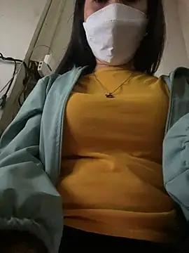 Snapshot of Tuongvy05 chatting on December 20, 6:56 pm Tuongvy05 online show from December 20, 6:56 pm