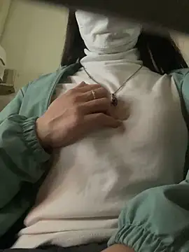 Snapshot of Tuongvy05 chatting on January 17, 5:51 pm Tuongvy05 online show from January 17, 5:51 pm