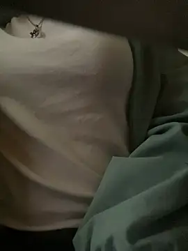 Snapshot of Tuongvy05 chatting on January 20, 3:07 pm Tuongvy05 online show from January 20, 3:07 pm