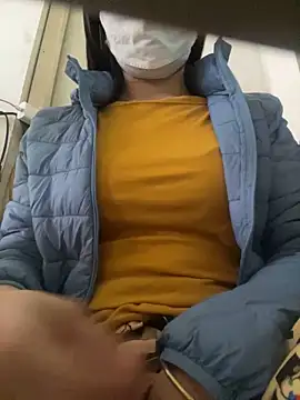 Snapshot of Tuongvy05 chatting on February 27, 3:36 am Tuongvy05 online show from February 27, 3:36 am