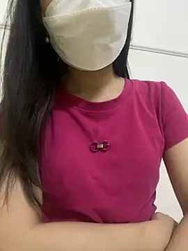 Snapshot of Tuongvy05 chatting on March 3, 11:24 pm Tuongvy05 online show from March 3, 11:24 pm