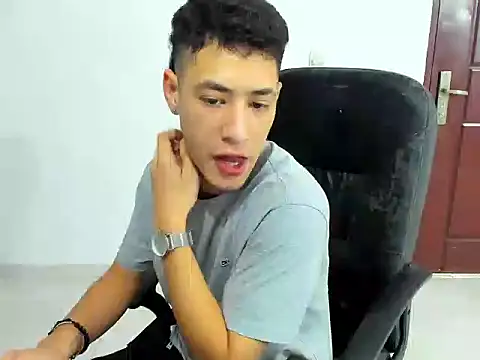 Chandler ken online show from December 2, 1:11 am