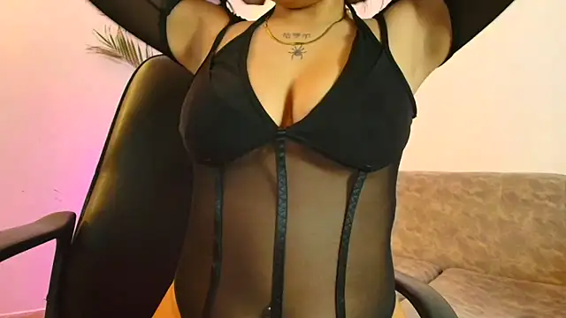 Snapshot of Susana_hank2 chatting on November 12, 7:24 pm Susana hank2 online show from November 12, 7:24 pm