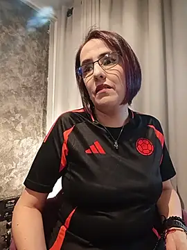 Snapshot of IsisBlake chatting on June 23, 9:57 pm IsisBlake online show from June 23, 9:57 pm