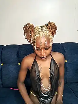 Snapshot of Sexyvyee_ chatting on March 18, 6:37 pm Sexyvyee  online show from March 18, 6:37 pm