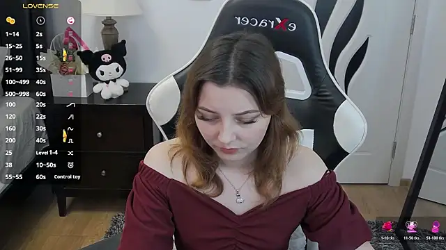 pretty little thing online show from May 14, 6:04 pm