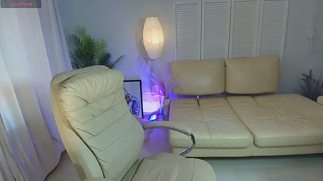Snapshot of Daniela_Kitty_ chatting on June 25, 8:52 am Daniela Kitty online show from June 25, 8:52 am