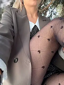 Snapshot of Crazy-Rosa chatting on September 15, 6:35 am Crazy-Rosa online show from September 15, 6:35 am