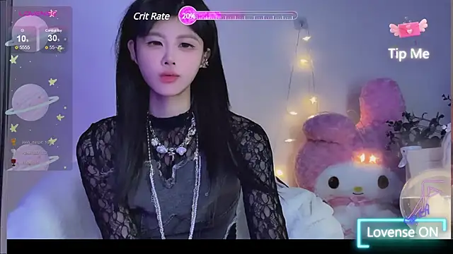 Snapshot of O0_0Q chatting on December 15, 9:56 am O0 0Q online show from December 15, 9:56 am