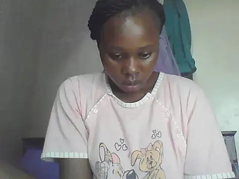 Snapshot of EBONYVANILLA02 chatting on February 7, 7:01 am EBONYVANILLA02 online show from February 7, 7:01 am