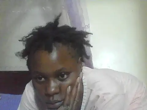 Snapshot of EBONYVANILLA02 chatting on February 10, 9:35 am EBONYVANILLA02 online show from February 10, 9:35 am