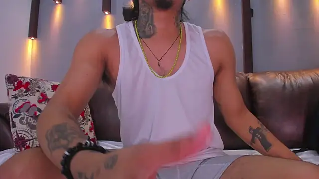  cannabitch online show from December 19, 1:18 pm