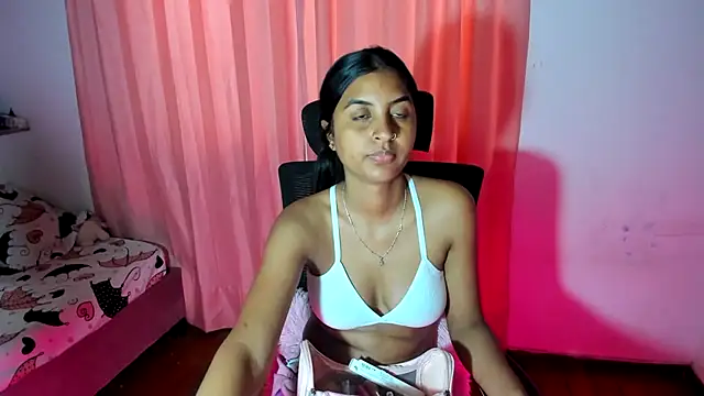 Snapshot of FalakRese chatting on September 8, 7:35 pm FalakRese online show from September 8, 7:35 pm