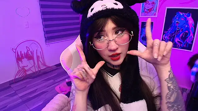 Snapshot of Miwa_violet chatting on June 22, 1:51 am Miwa violet online show from June 22, 1:51 am
