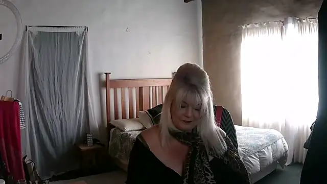 Miahotmilf online show from February 22, 4:27 pm